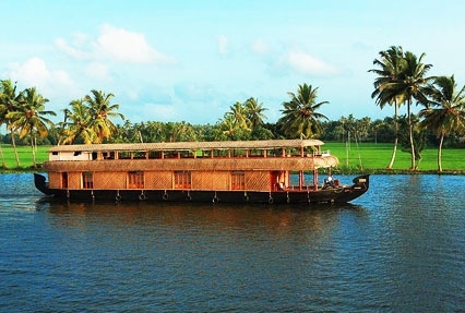 backwater-tours-of-kerala